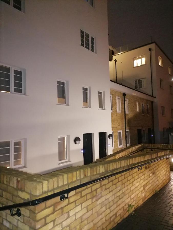 Stunning Rooms By Nine Elms Station London Exterior photo